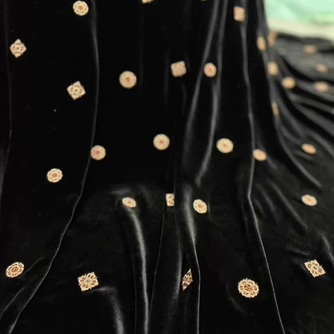 135 CM Geniş Siyah Yeşil Işlem - Sewing Embroidery Fabric incelemesi ve fiyatı