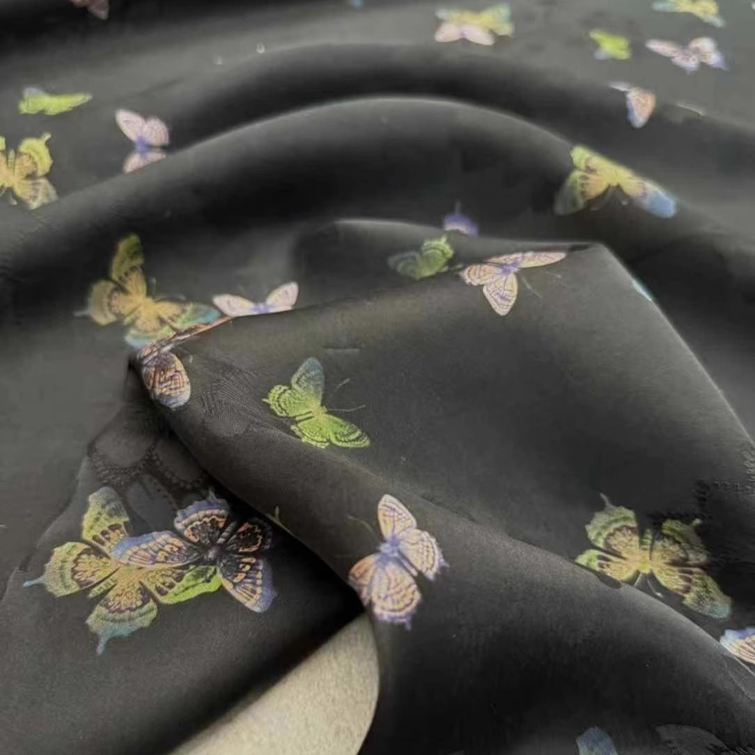 Kelebek Desen Siyah Ağır Ipek  - Sewing Vest incelemesi ve fiyatı